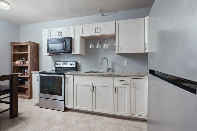 336 Killingly Street C, Providence, RI 02909