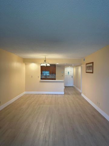 830 S Hollybrook Drive 204, Pembroke Pines, FL 33025