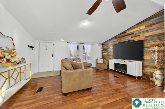 1012 Spruce Lane, Upper Macungie Twp, PA 18031