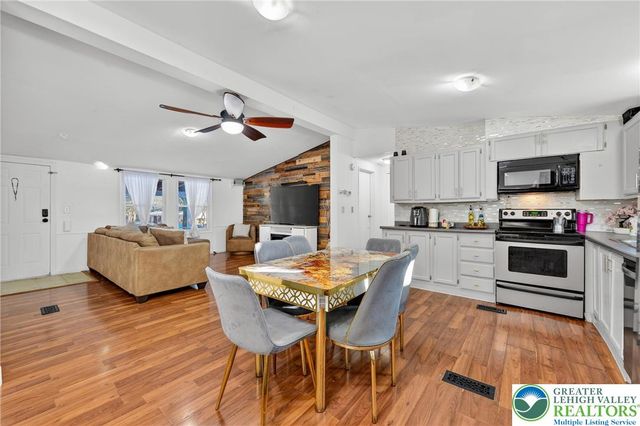 1012 Spruce Lane, Upper Macungie Twp, PA 18031