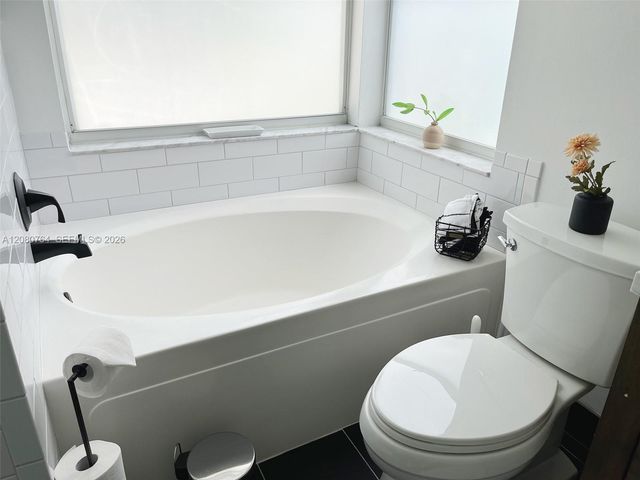 6384 Lansdowne Circle, Boynton Beach, FL 33472
