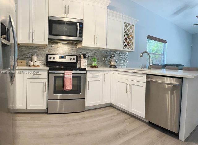 6384 Lansdowne Circle, Boynton Beach, FL 33472