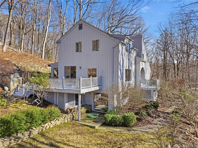 25 Longview Lane, Chappaqua, NY 10514