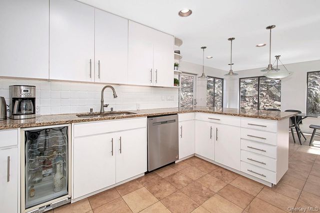 25 Longview Lane, Chappaqua, NY 10514