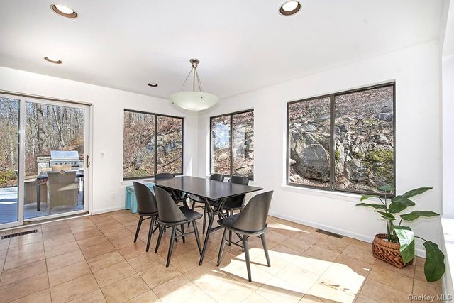 25 Longview Lane, Chappaqua, NY 10514