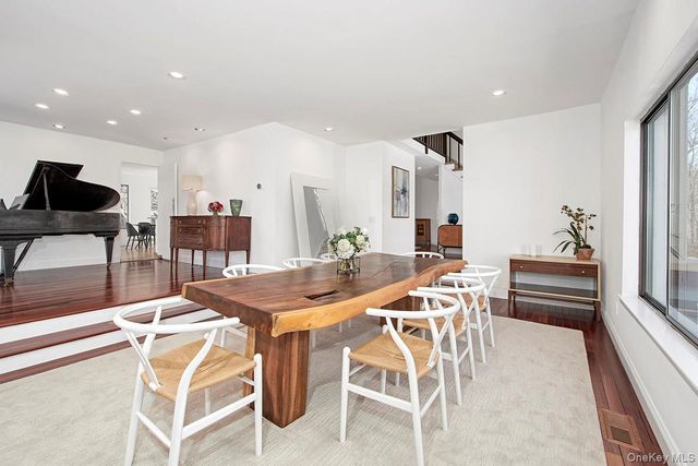 25 Longview Lane, Chappaqua, NY 10514