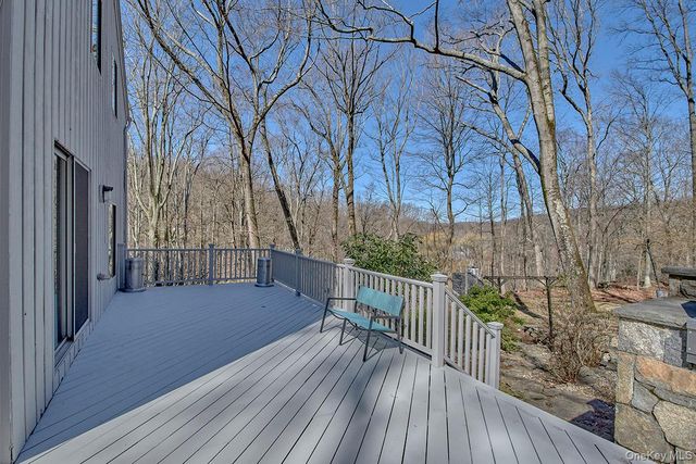 25 Longview Lane, Chappaqua, NY 10514