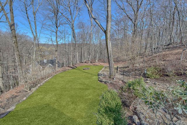 25 Longview Lane, Chappaqua, NY 10514