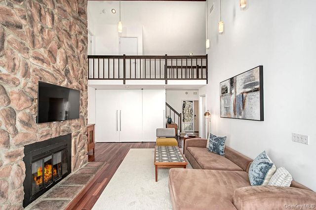 25 Longview Lane, Chappaqua, NY 10514