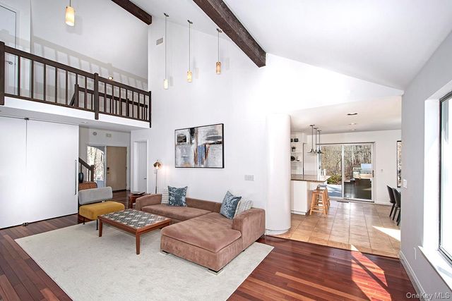 25 Longview Lane, Chappaqua, NY 10514