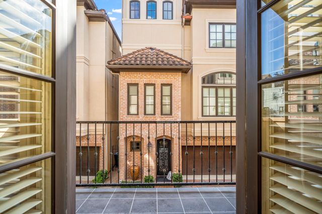 5035 La Branch Street, Houston, TX 77004