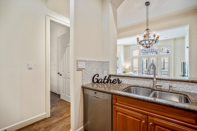 5035 La Branch Street, Houston, TX 77004