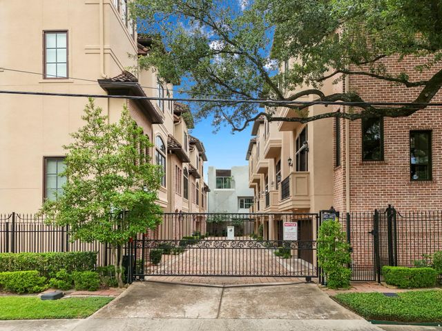 5035 La Branch Street, Houston, TX 77004