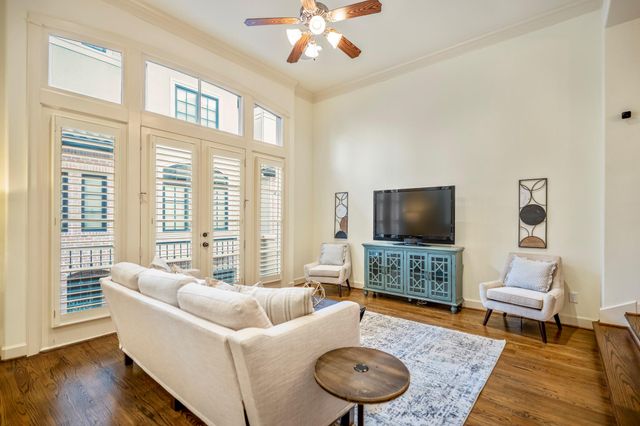 5035 La Branch Street, Houston, TX 77004