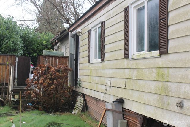 11600 Nisqually Park Loop SE, Olympia, WA 98513