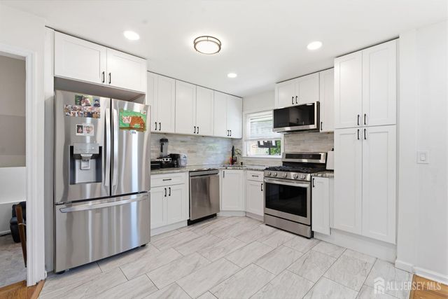 218 Schillaci Lane, South Plainfield, NJ 070