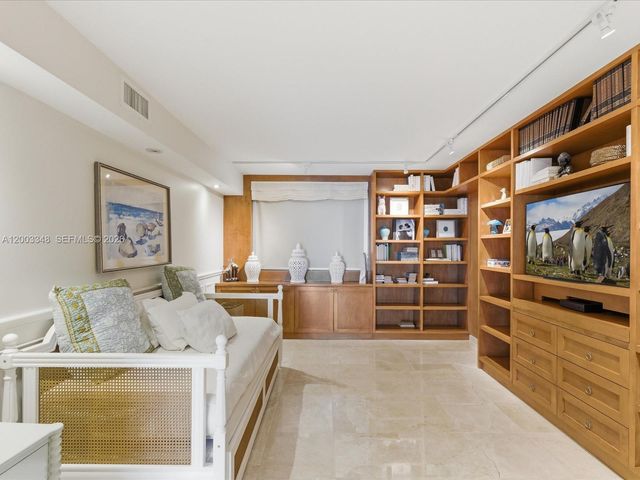 600 Grapetree Dr 10BN, Key Biscayne, FL 33149