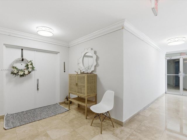600 Grapetree Dr 10BN, Key Biscayne, FL 33149