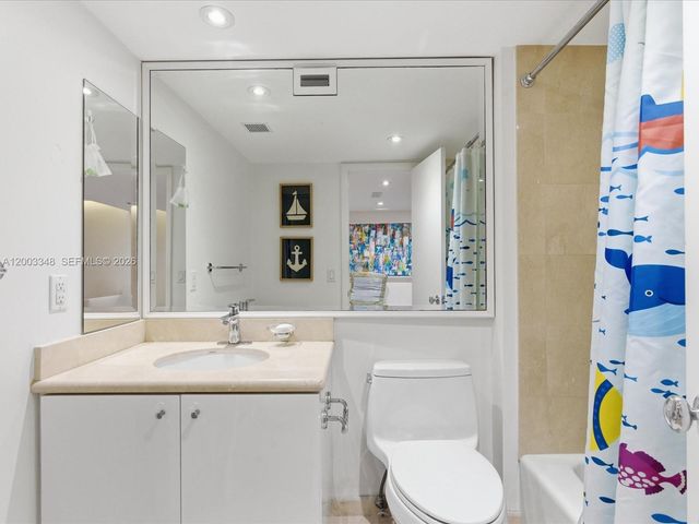 600 Grapetree Dr 10BN, Key Biscayne, FL 33149