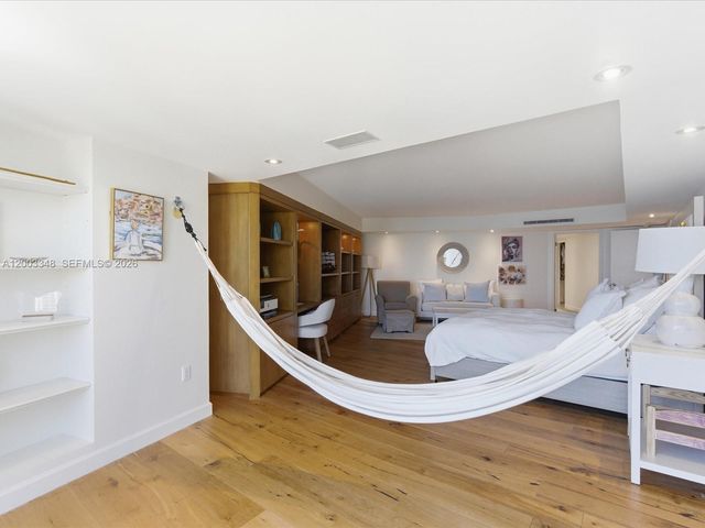 600 Grapetree Dr 10BN, Key Biscayne, FL 33149