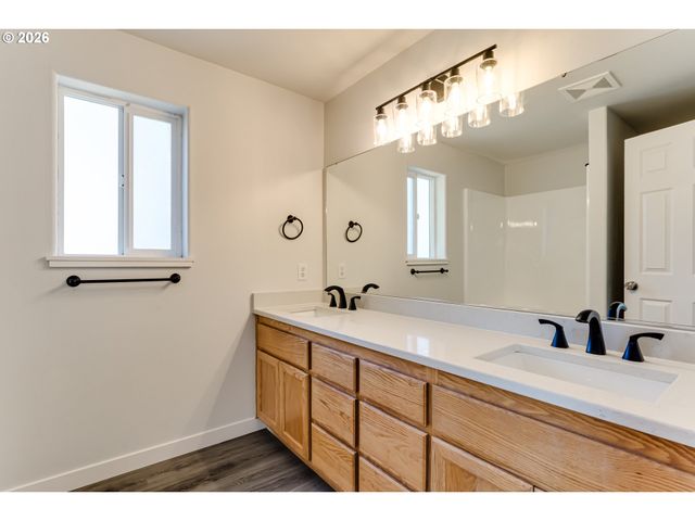 6084 ROMBAUER Rd, Eugene, OR 97402