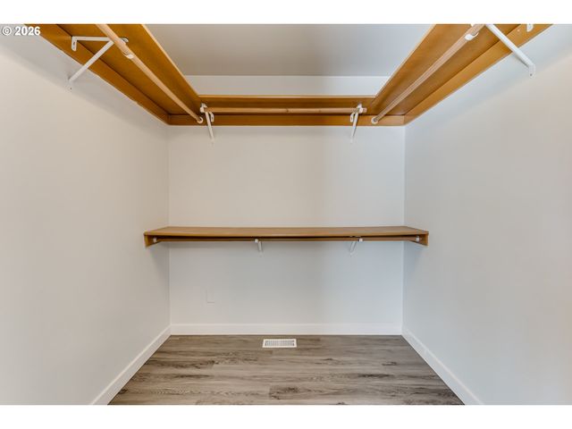 6084 ROMBAUER Rd, Eugene, OR 97402