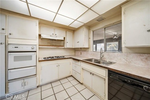5034 W 140th St, Hawthorne, CA 90250