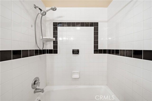 5034 W 140th St, Hawthorne, CA 90250