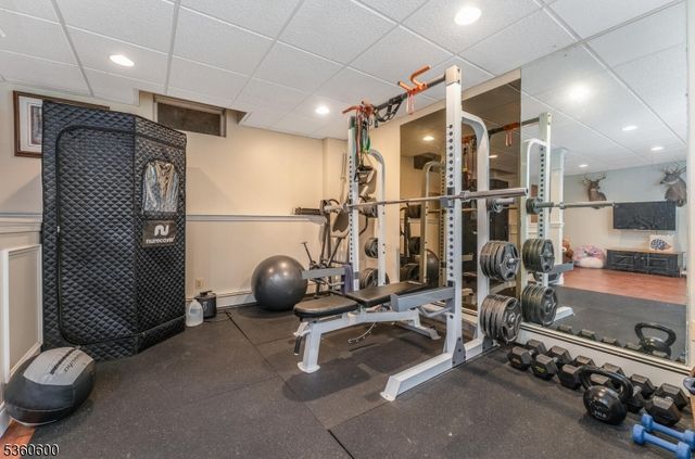 17 Glenn Ave, Glen Gardner Boro, NJ 08826