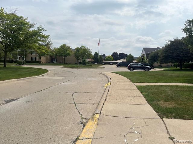 11740 Seaton Drive 4, Sterling Heights, MI 48312