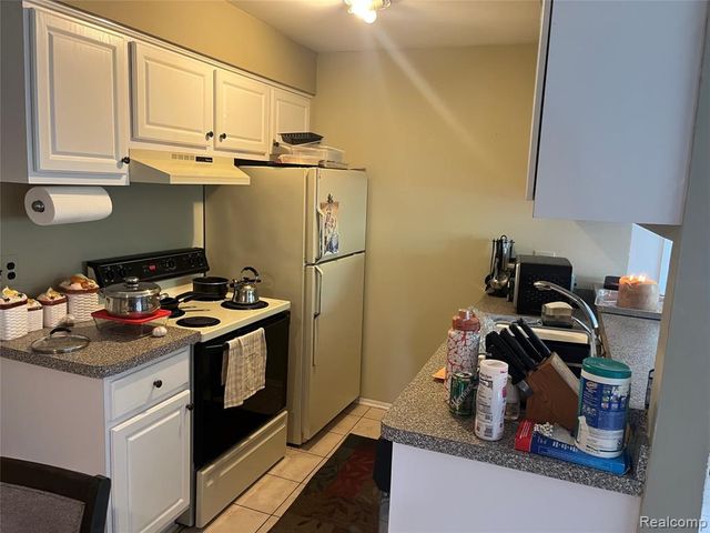 11740 Seaton Drive 4, Sterling Heights, MI 48312