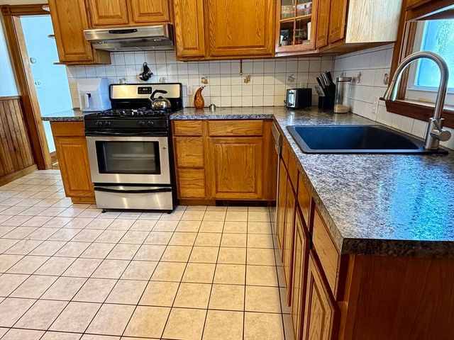 222 Brownell Street, New Bedford, MA 02740