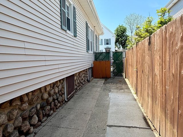 222 Brownell Street, New Bedford, MA 02740