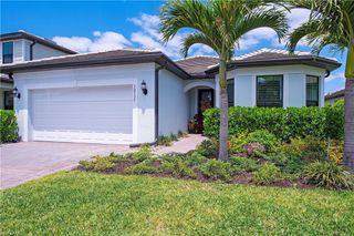 10537 Ventana CT, Naples, FL 34120
