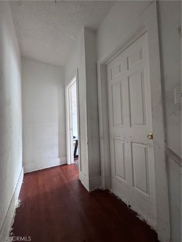 1467 W Vernon, Los Angeles, CA 90062