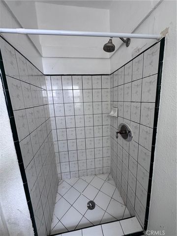 1467 W Vernon, Los Angeles, CA 90062