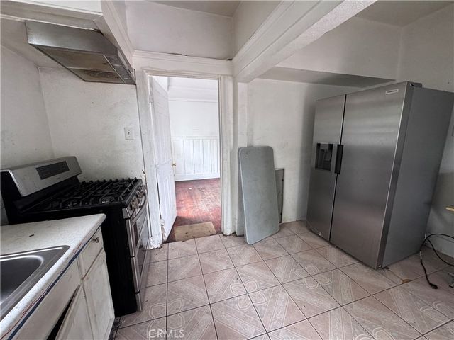 1467 W Vernon, Los Angeles, CA 90062