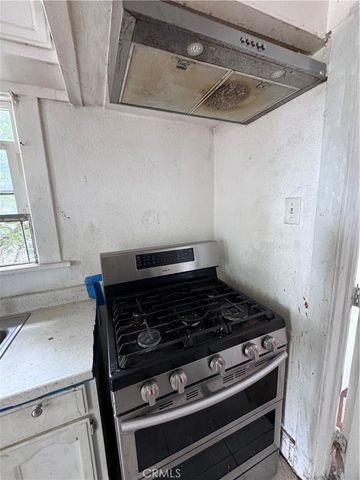 1467 W Vernon, Los Angeles, CA 90062