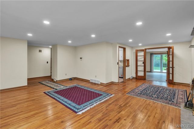 300 Oakwood Drive, Amherst, NY 14221