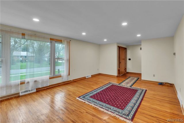 300 Oakwood Drive, Amherst, NY 14221