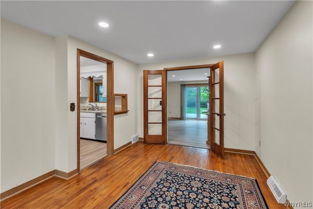 300 Oakwood Drive, Amherst, NY 14221
