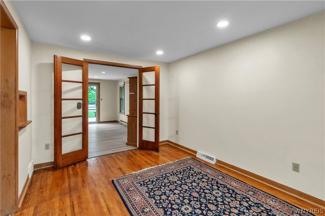300 Oakwood Drive, Amherst, NY 14221