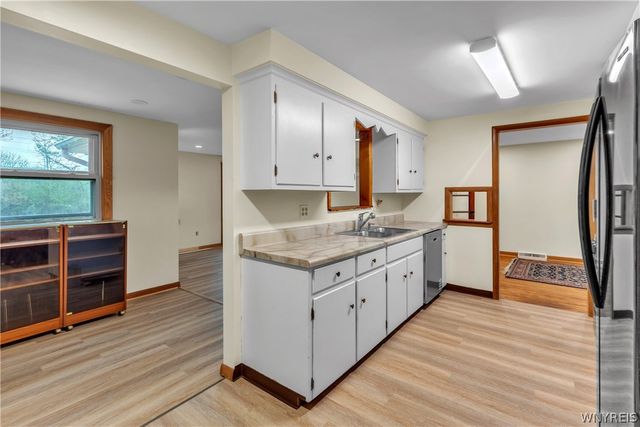 300 Oakwood Drive, Amherst, NY 14221