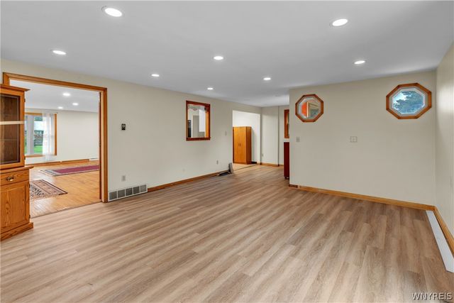 300 Oakwood Drive, Amherst, NY 14221