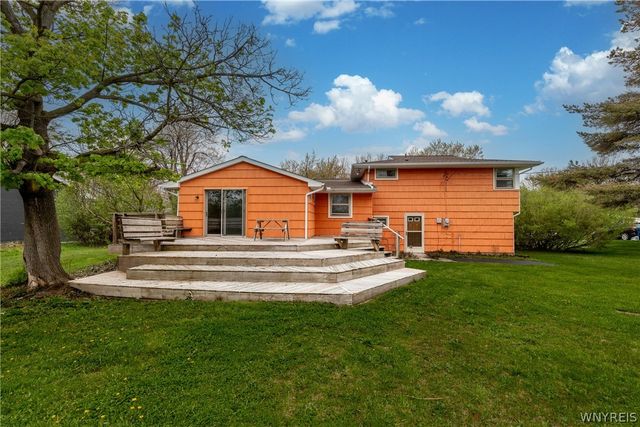 300 Oakwood Drive, Amherst, NY 14221