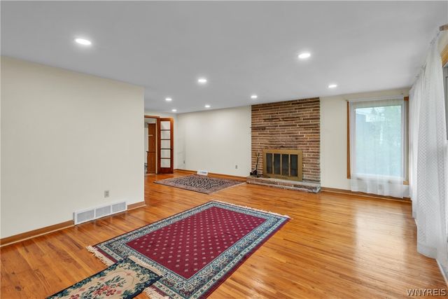 300 Oakwood Drive, Amherst, NY 14221