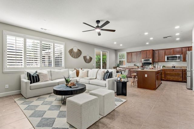 1847 Stageline Cir, Rocklin, CA 95765