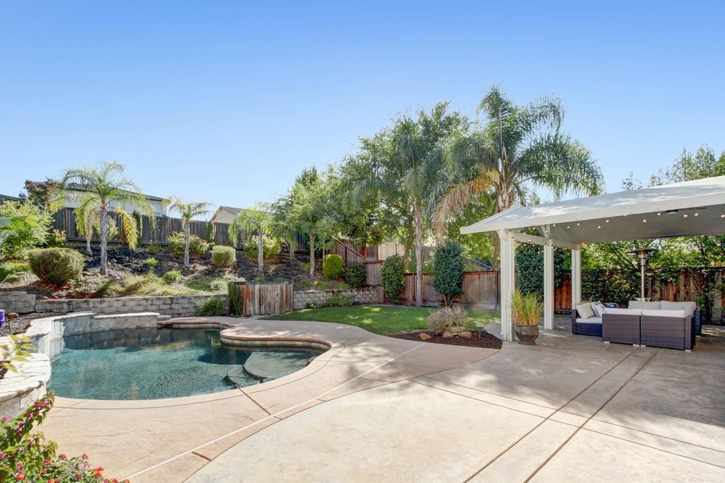 1847 Stageline Cir, Rocklin, CA 95765