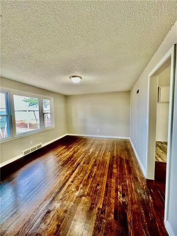 6809 Hunter Street, Raytown, MO 64133