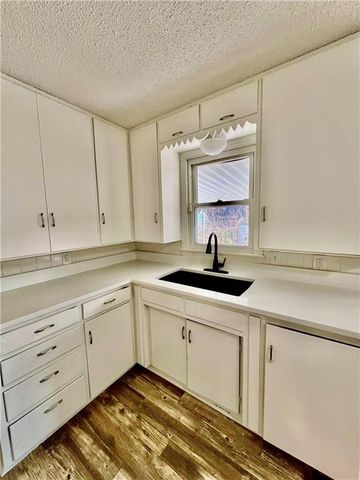 6809 Hunter Street, Raytown, MO 64133